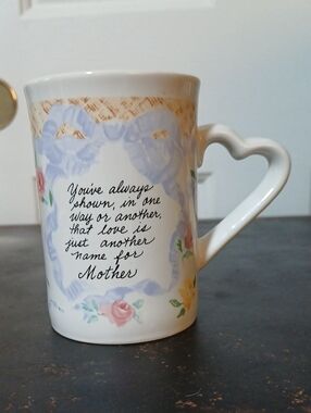 ✨️FINAL PRICE✨️ Vintage Russ Floral "Mother" Mug With Heart-shaped Handle